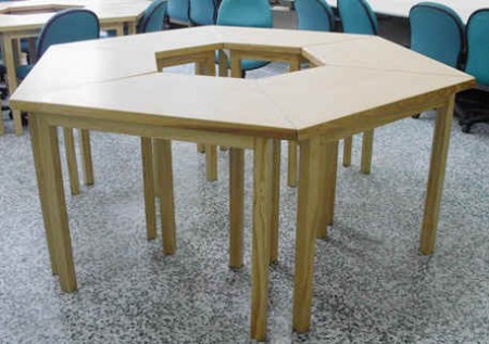 6梯形桌合併成蜂巢形桌